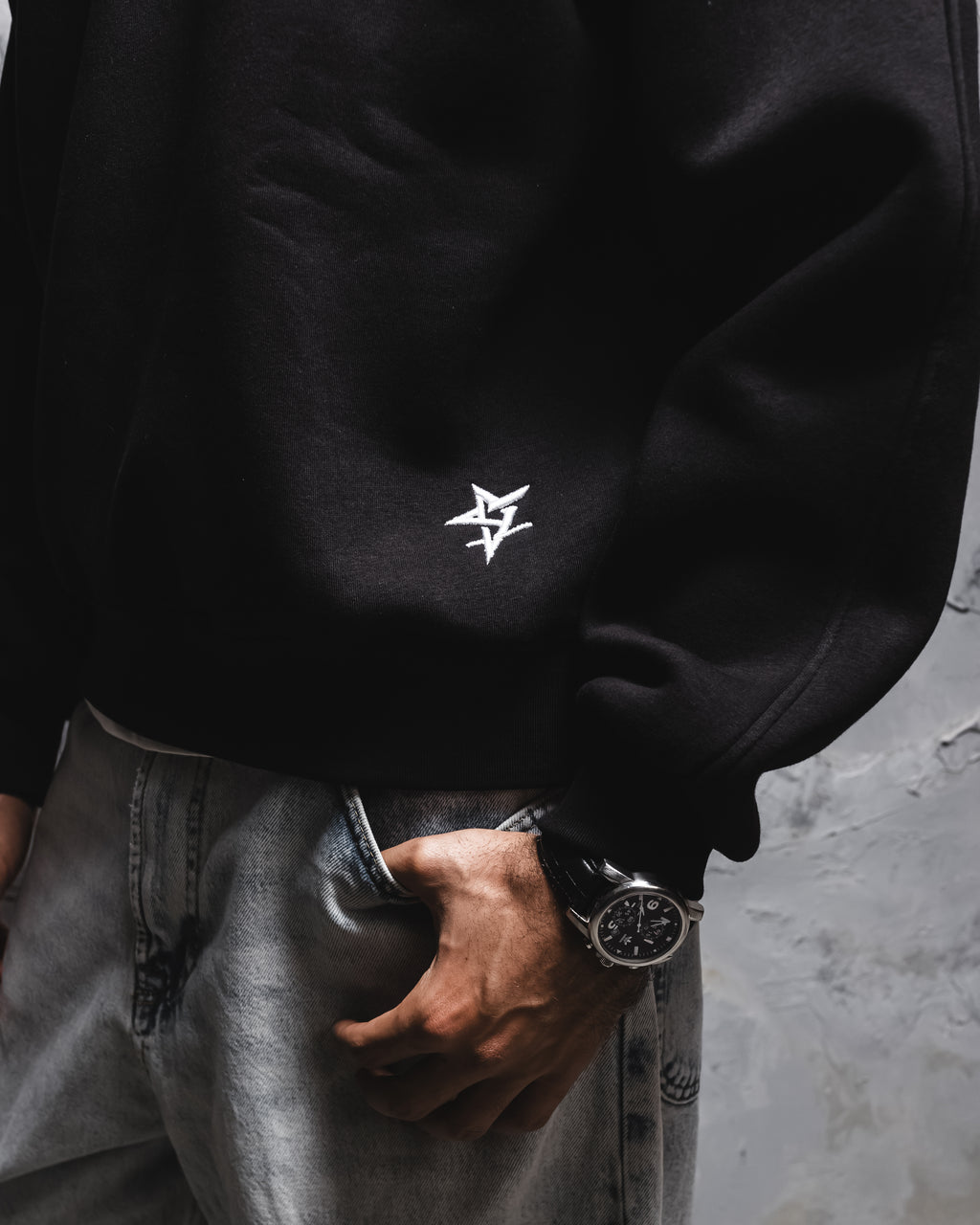 Chaotic stitched crewneck