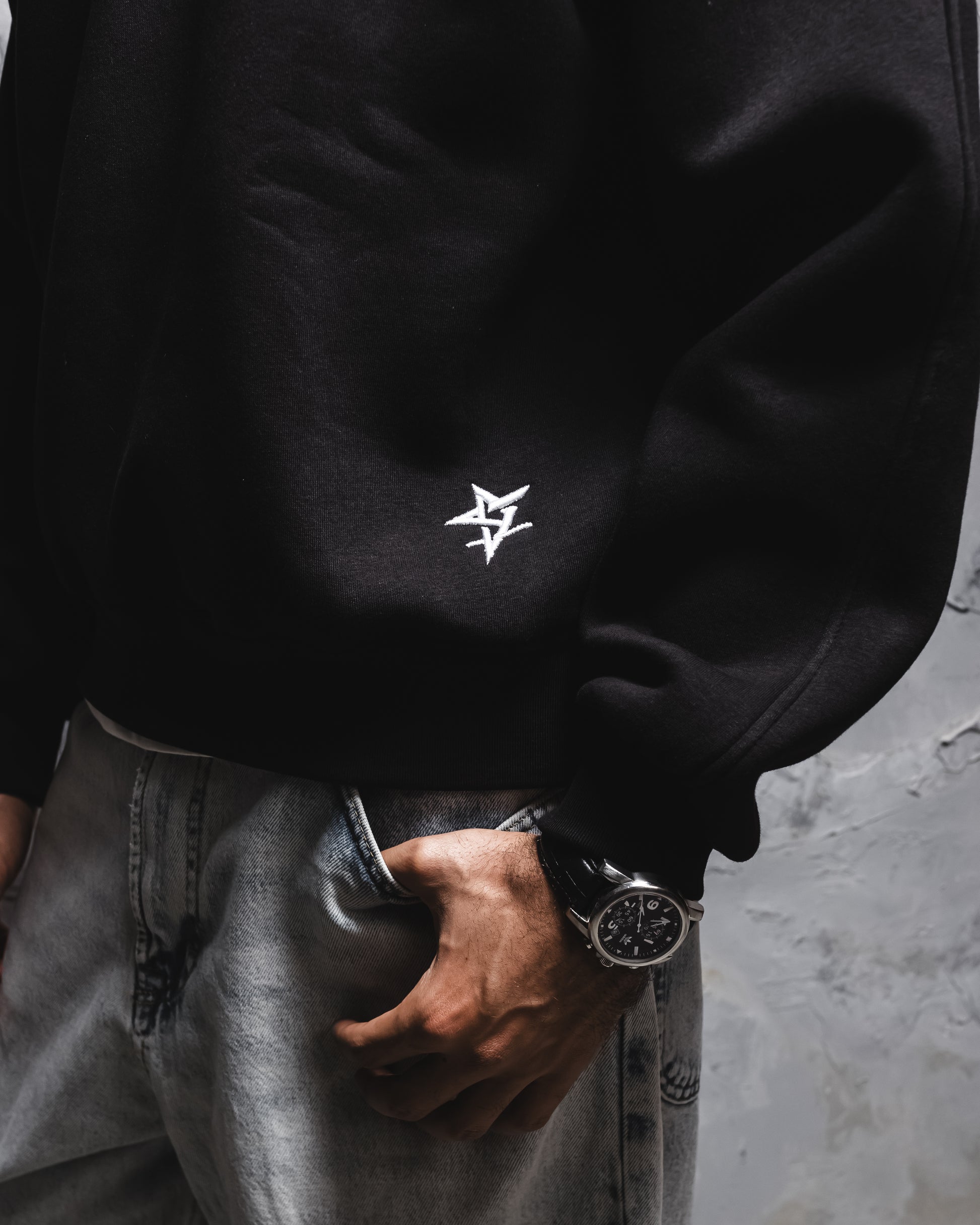 Chaotic stitched crewneck